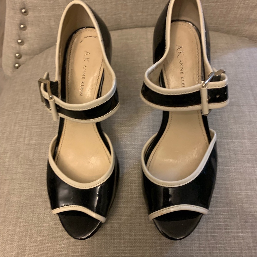 Anne Klein Black Patent Leather Shoes